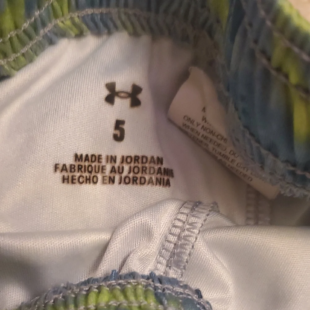 5 For $25 Under Armour Tie-Dye Blue and Green Shorts‎ Youth Size 5